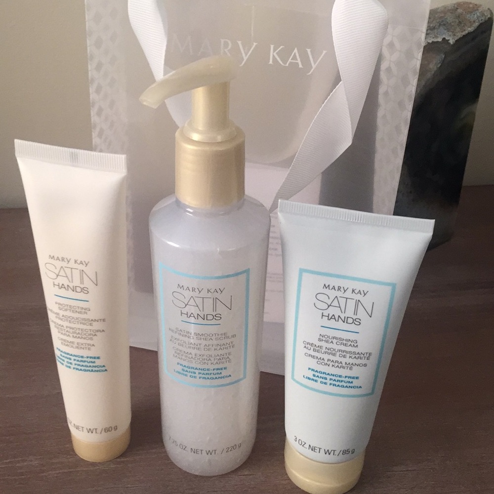 NWT Fragrance Free Satin Hands Kit
